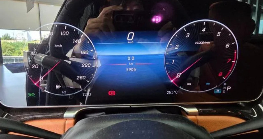 Mercedes-Benz S-Class 
