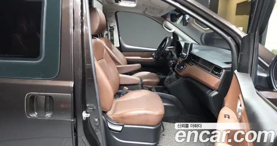 Hyundai Starex 