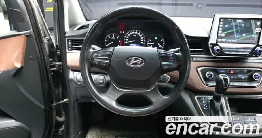 Hyundai Starex 