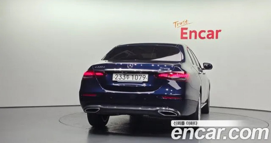 Mercedes-Benz E-Class 