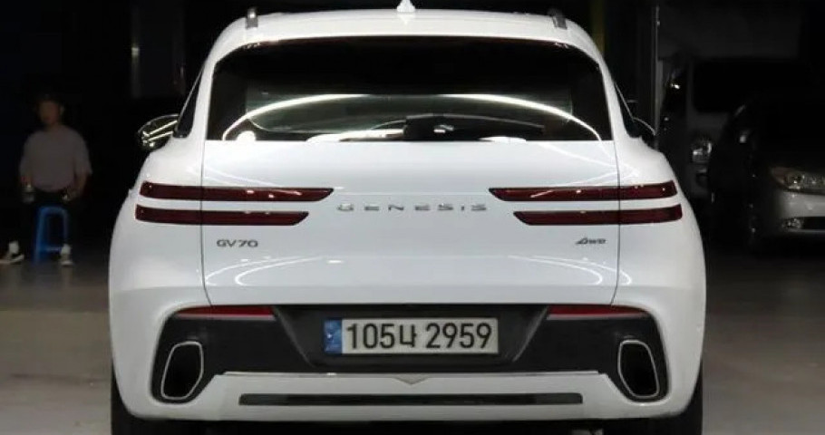 Genesis Gv70 