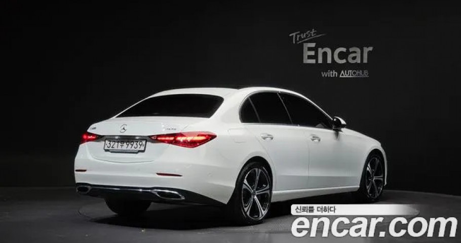 Mercedes-Benz C-Class 