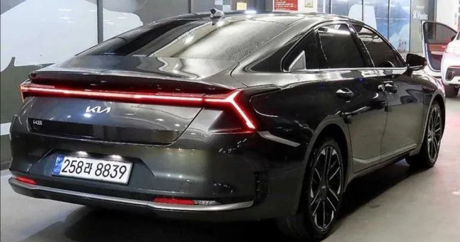 Kia K8 