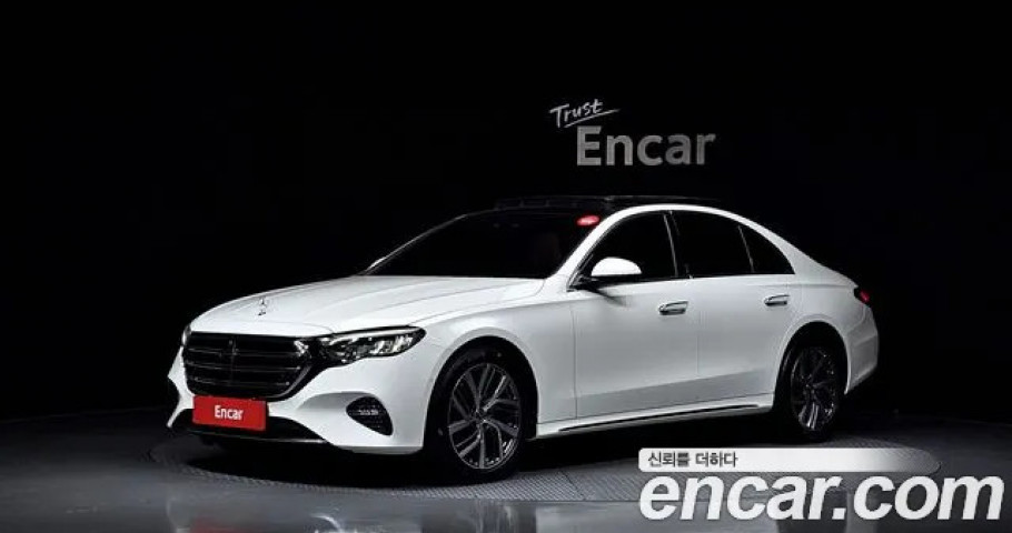 Mercedes-Benz E-Class 