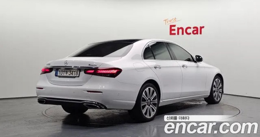 Mercedes-Benz E-Class 