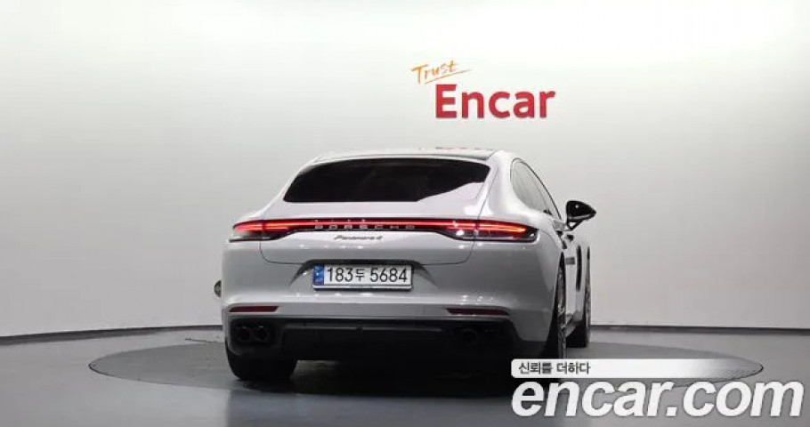 Porsche Panamera 