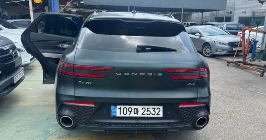 Genesis Gv70 
