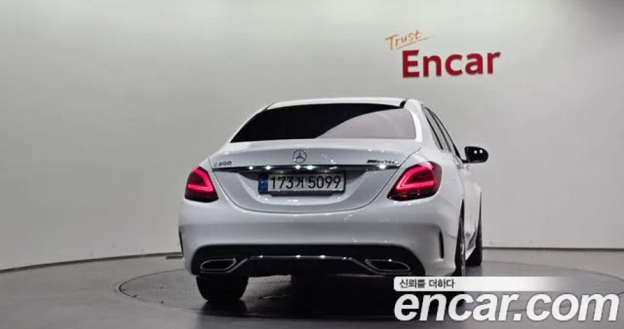 Mercedes-Benz C-Class 