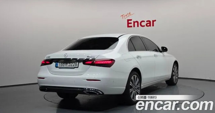 Mercedes-Benz E-Class 