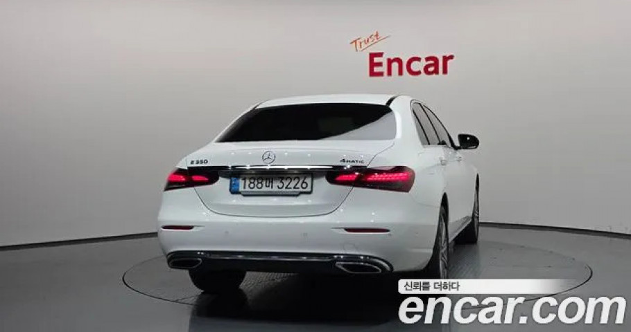 Mercedes-Benz E-Class 