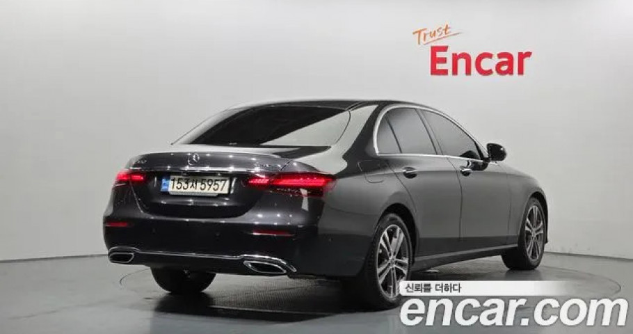 Mercedes-Benz E-Class 