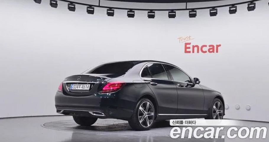 Mercedes-Benz C-Class 