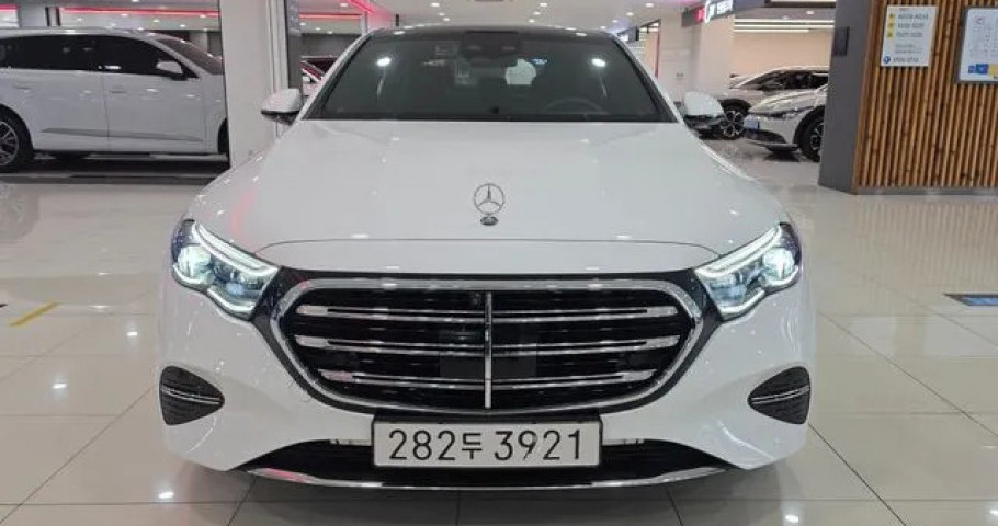Mercedes-Benz E-Class 