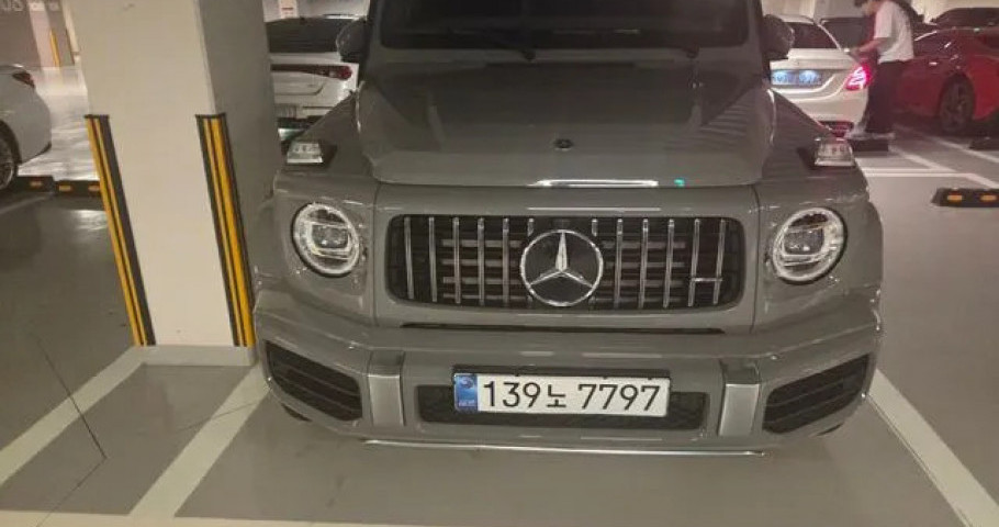 Mercedes-Benz G-Class 