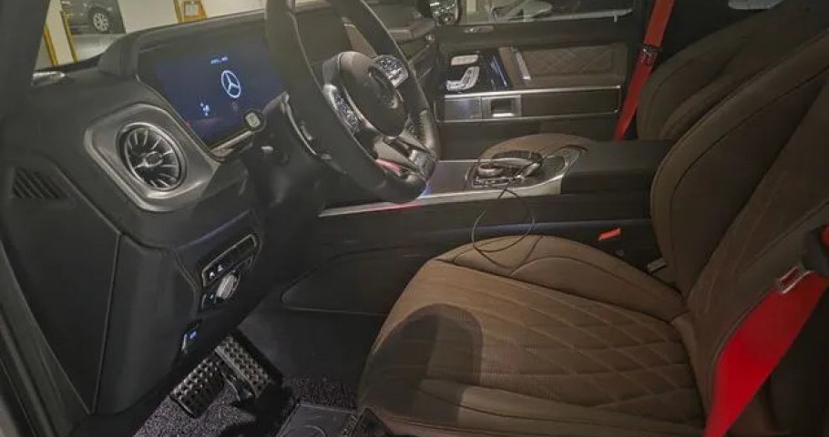 Mercedes-Benz G-Class 