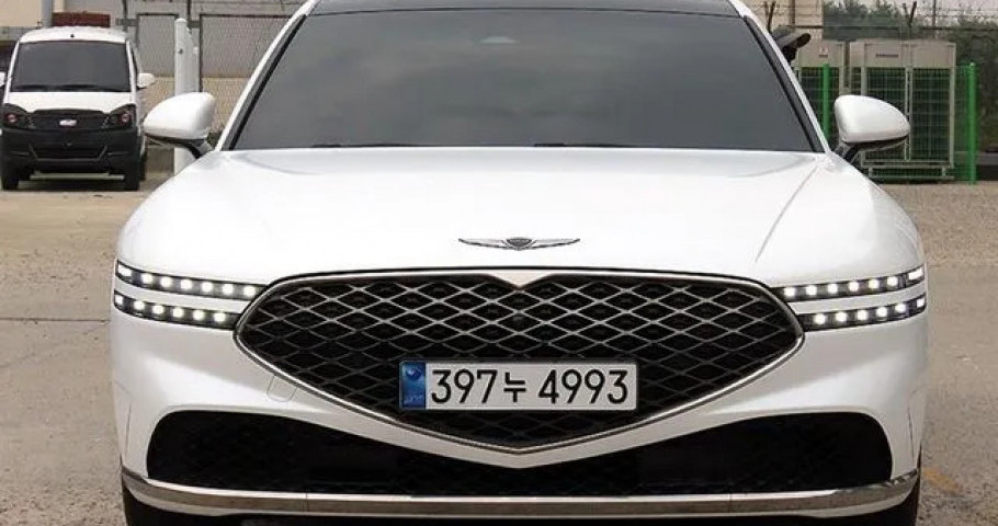 Genesis G90 