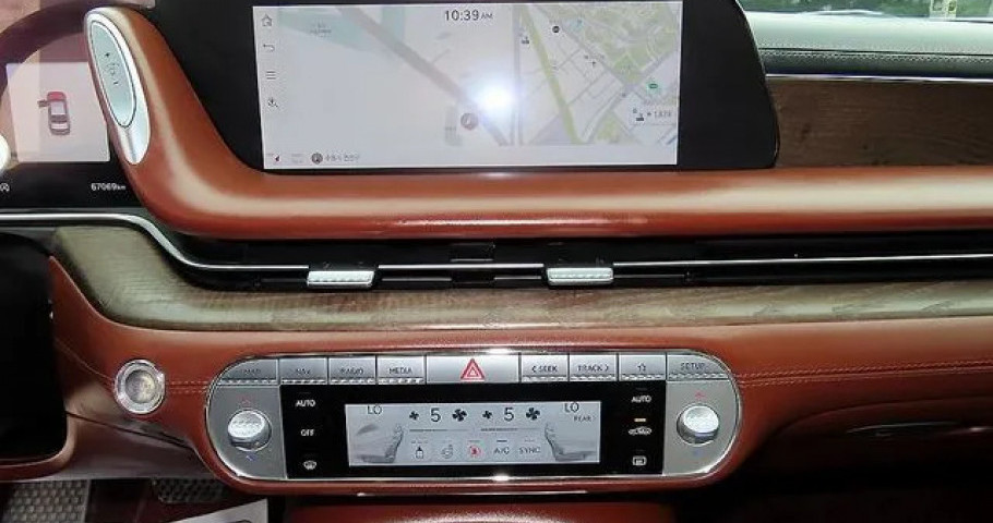 Genesis G90 