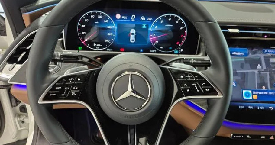 Mercedes-Benz E-Class 
