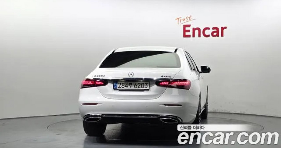 Mercedes-Benz E-Class 