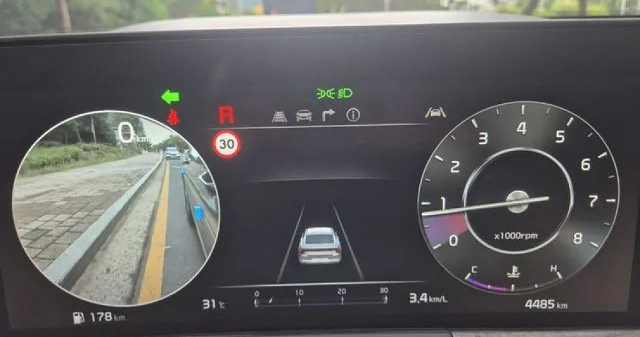 Kia K8 