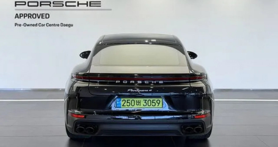 Porsche Panamera 