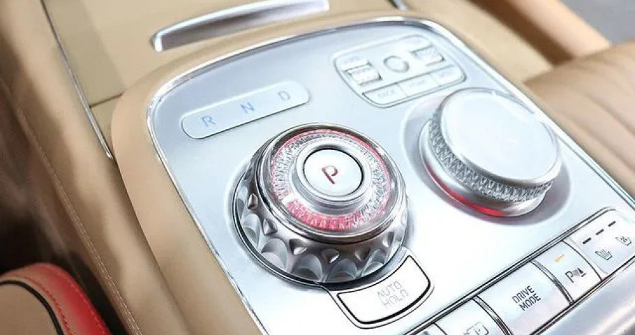 Genesis G90 