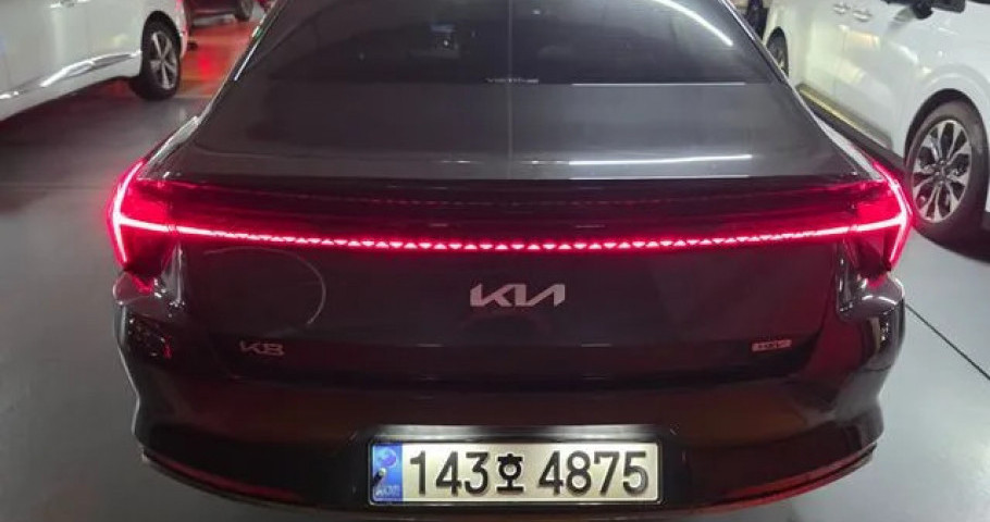 Kia K8 