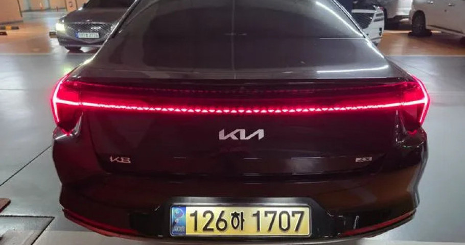 Kia K8 