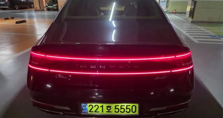 Genesis G90 
