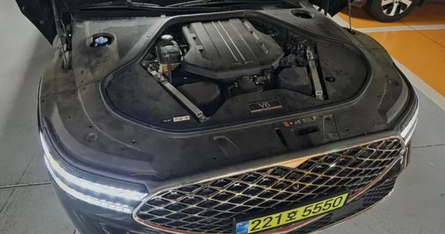 Genesis G90 