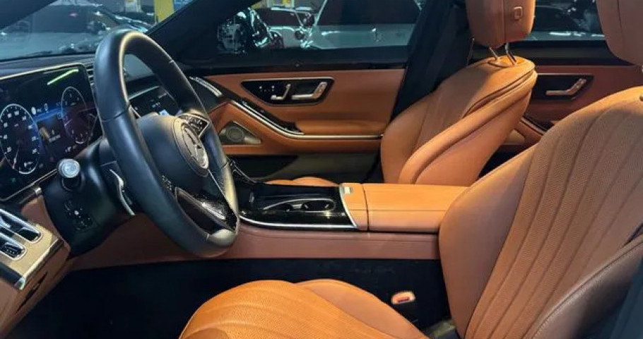Mercedes-Benz S-Class 