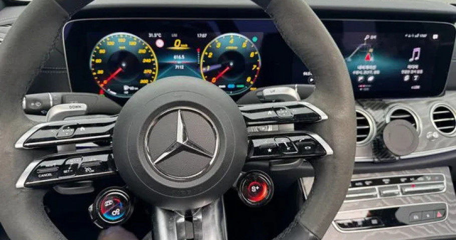 Mercedes-Benz E-Class 