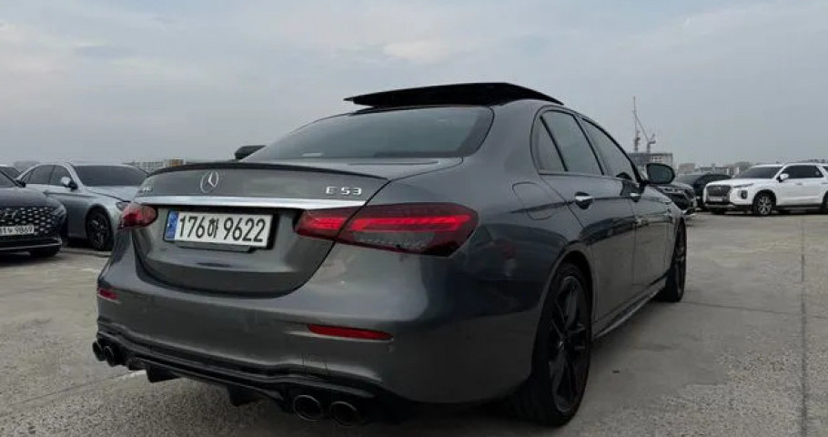 Mercedes-Benz E-Class 