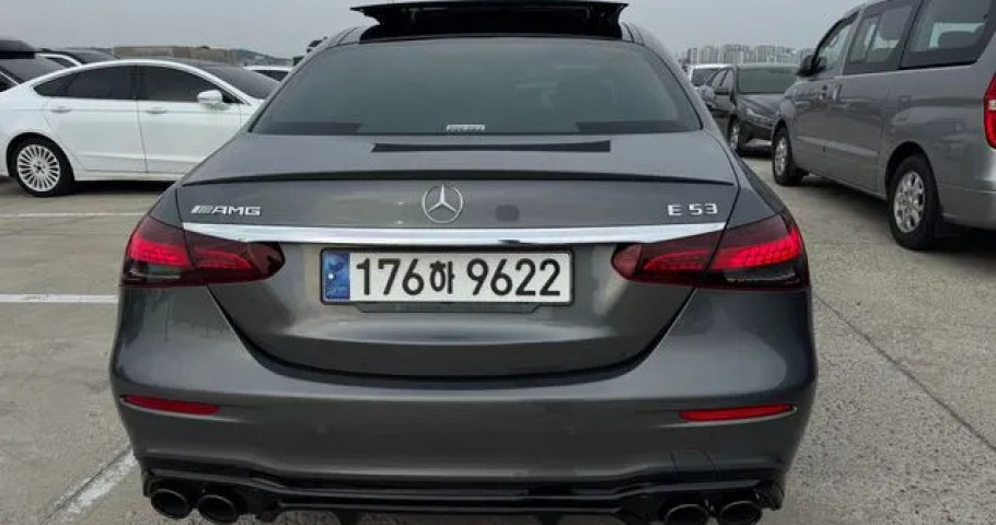 Mercedes-Benz E-Class 