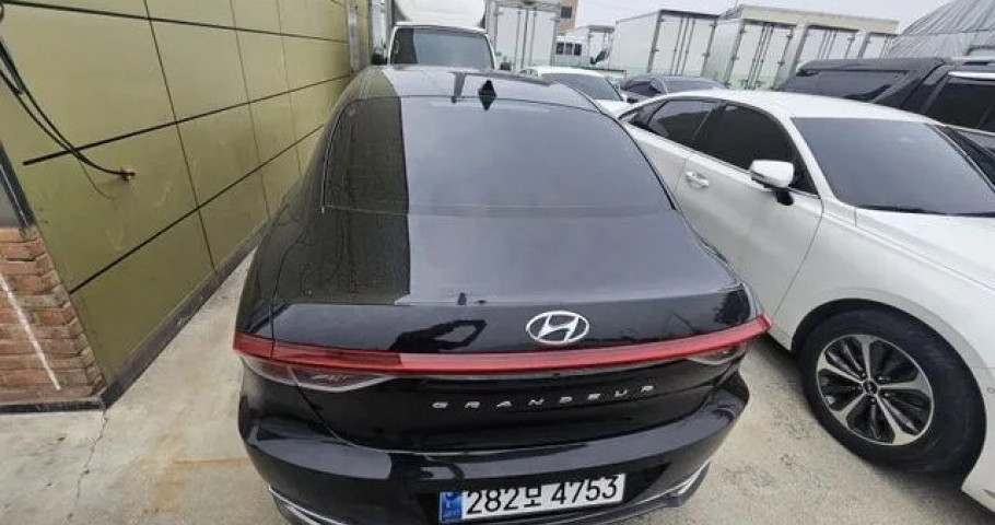 Hyundai Grandeur 