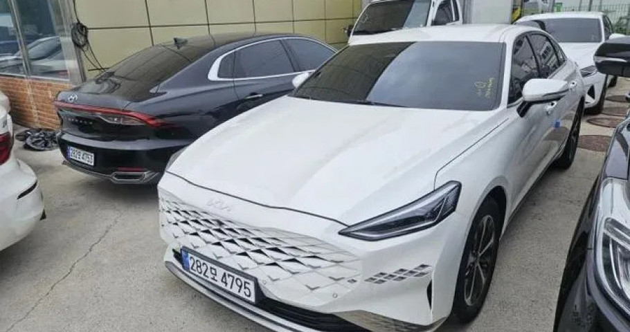 Kia K8 