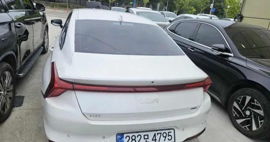 Kia K8 