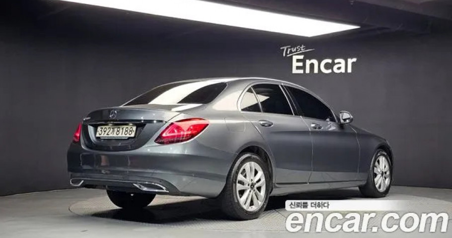 Mercedes-Benz C-Class 