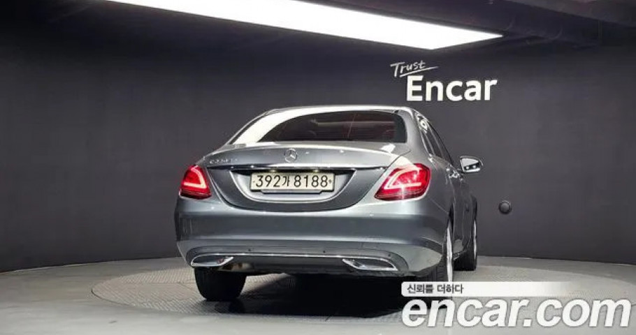 Mercedes-Benz C-Class 