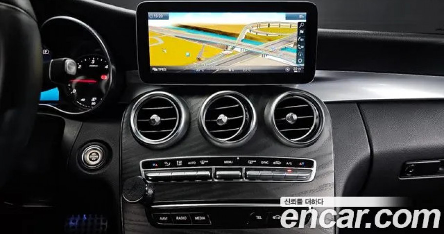 Mercedes-Benz C-Class 