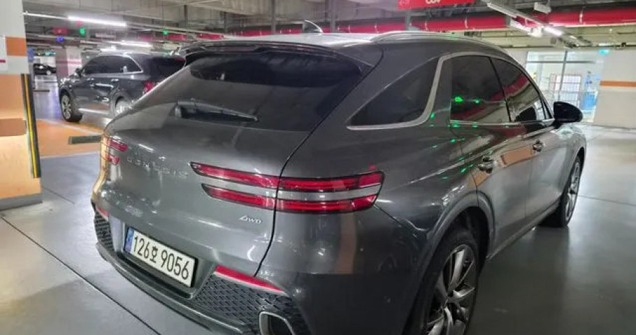 Genesis Gv70 