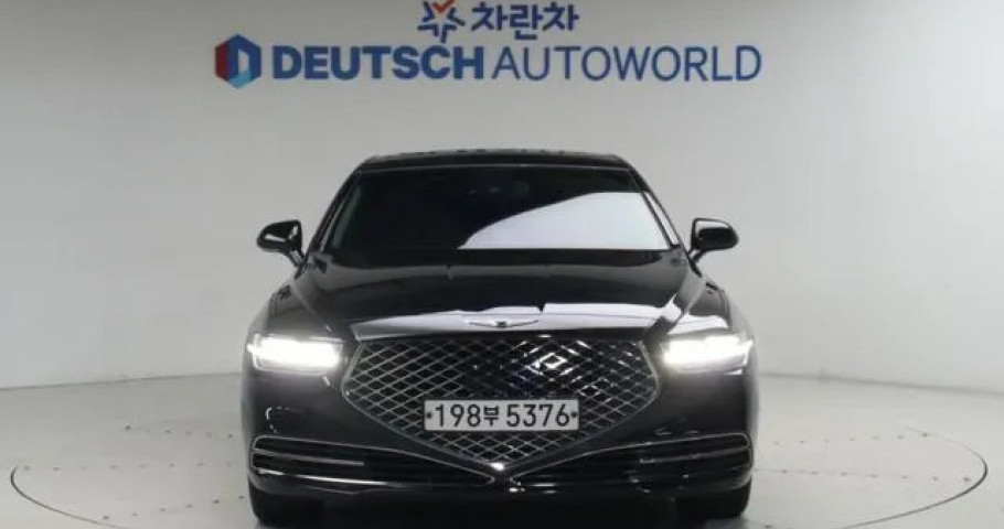 Genesis G90 