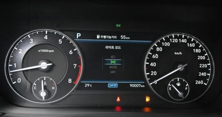 Genesis G90 