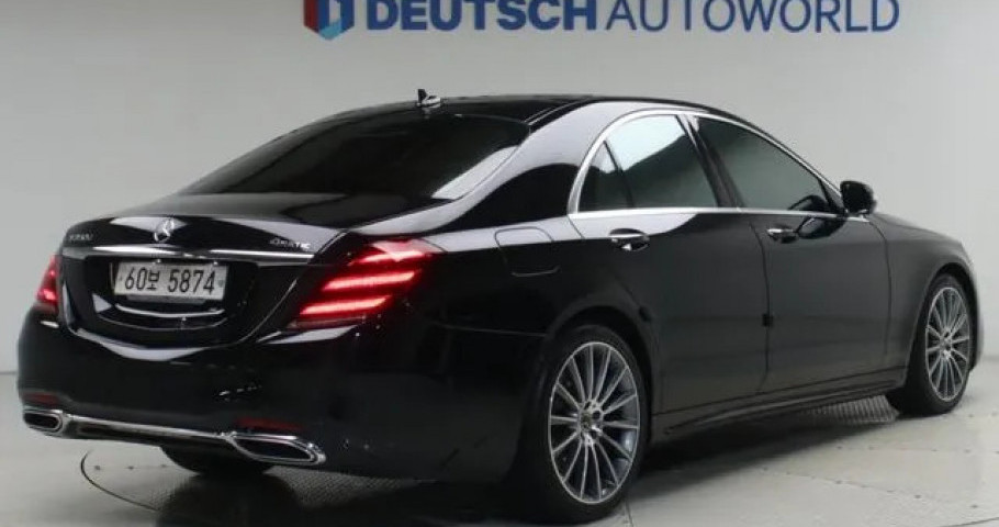 Mercedes-Benz S-Class 