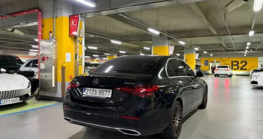 Mercedes-Benz C-Class 