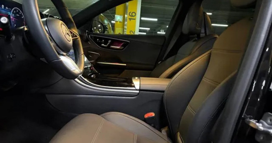Mercedes-Benz C-Class 