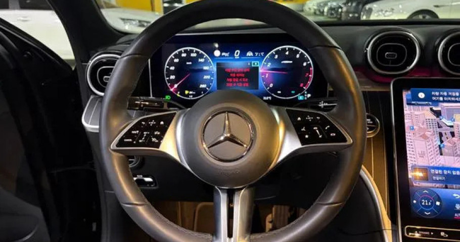 Mercedes-Benz C-Class 