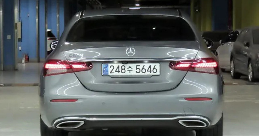 Mercedes-Benz E-Class 