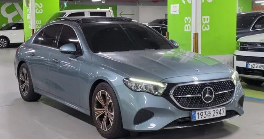 Mercedes-Benz E-Class 