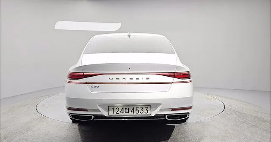 Genesis G90 